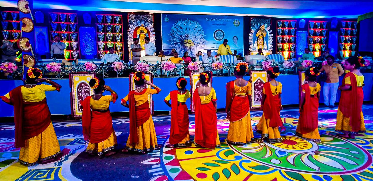 দূর্গা পূজার কার্নিভাল ও  বিসর্জনের বিশেষ শোভাযাত্রা!