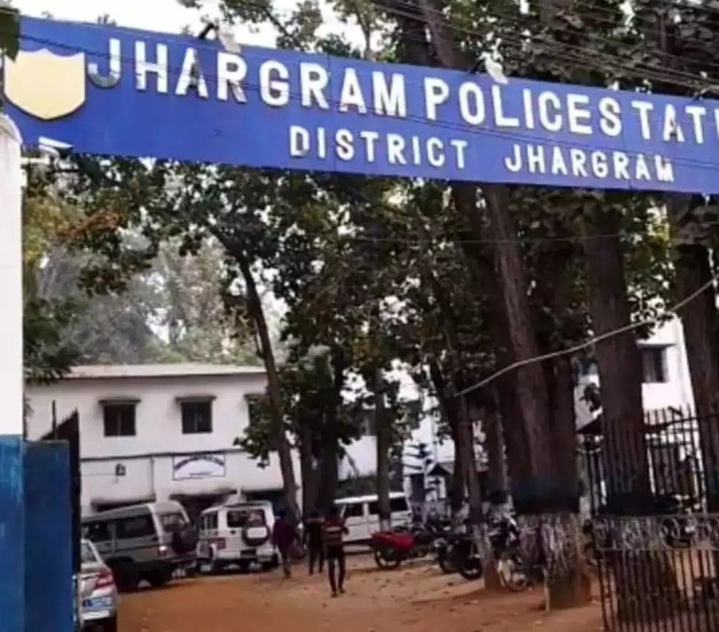 ঝাড়গ্রাম জেলার ৬১ জন পুলিশ কর্মীকে সংবর্ধনা!