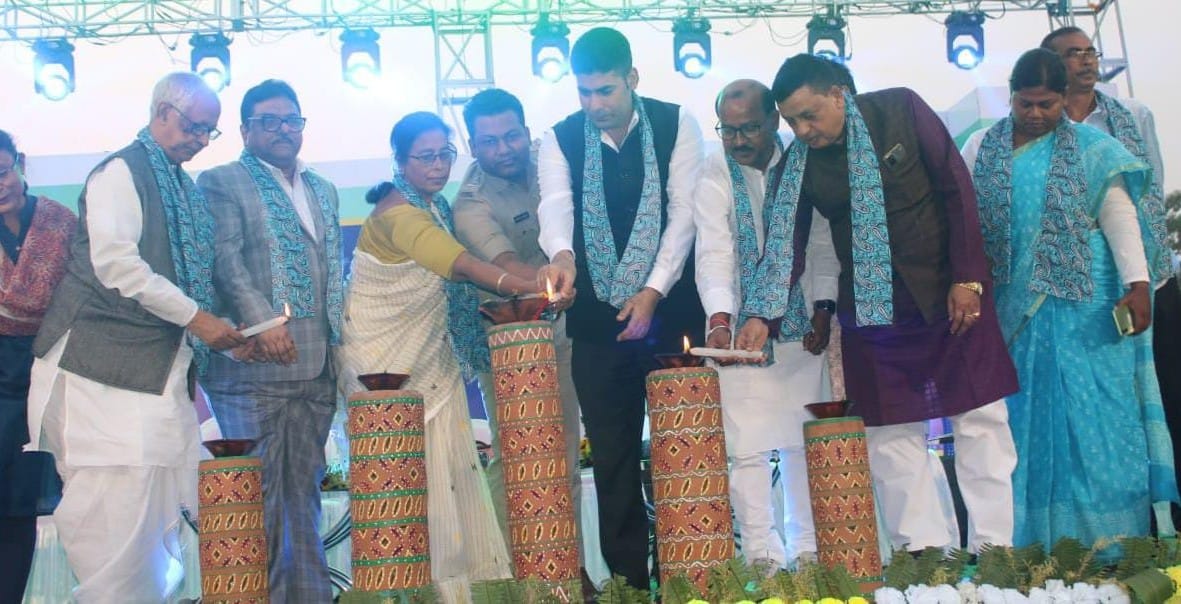 বাংলা মোদের গর্ব, মেলা ও প্রদর্শনী শুরু হলো মেদিনীপুর কলেজ মাঠে!