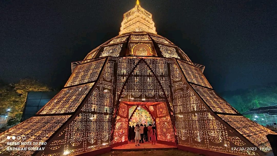 দক্ষিণ কলকাতার অন্যতম শ্রেষ্ঠ পুজো দেশপ্রিয় পার্ক দুর্গোৎসব!