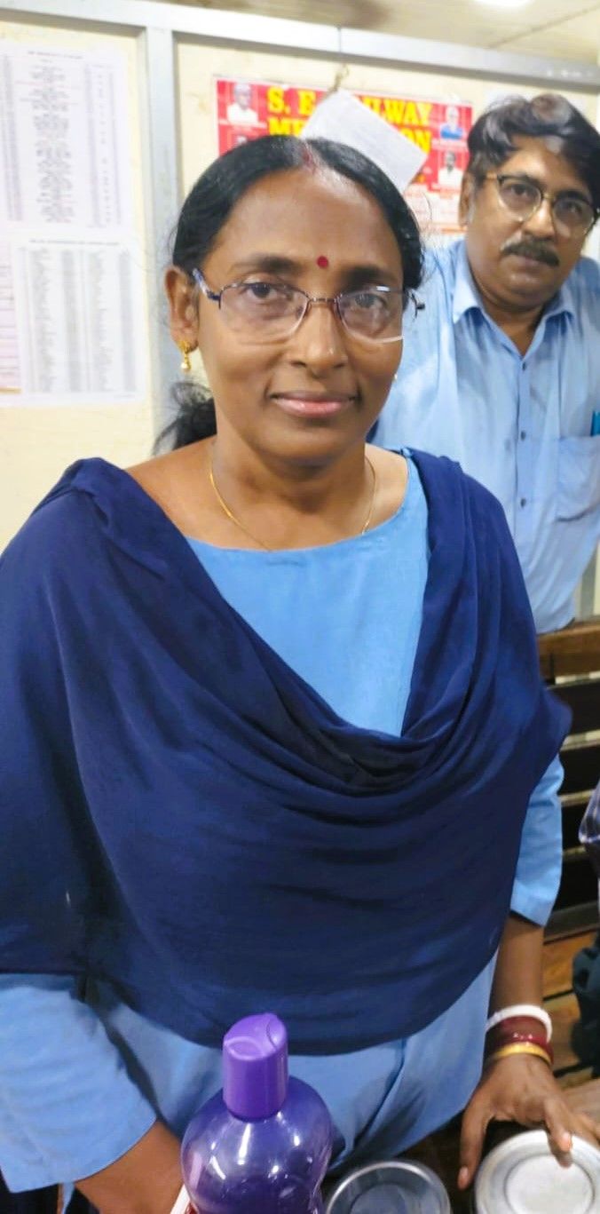 দক্ষিণ-পূর্ব রেলের খড়গপুর ডিভিশনে প্রথম মহিলা লোকাল ট্রেন চালক!