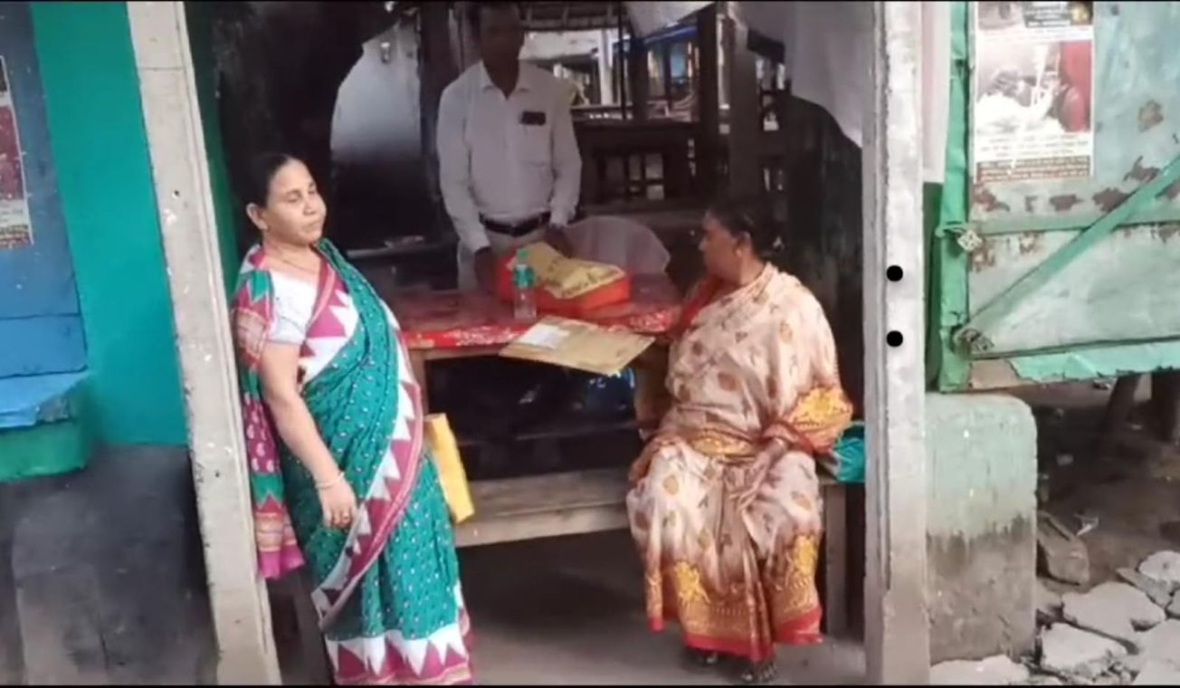 জাল করে সম্পত্তি হাতিয়ে মারধর ও বাড়ি থেকে তাড়িয়ে দেওয়া অভিযোগ!