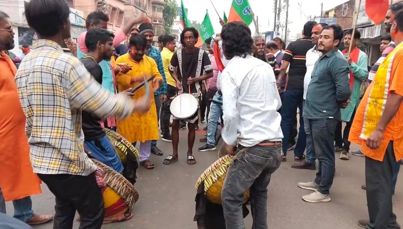 সেমিফাইনালে গেরুয়া ঝড়!