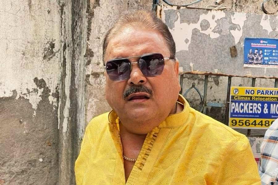 জ্বর এবং শ্বাসকষ্টের সমস্যা নিয়ে কামারহাটির তৃণমূল বিধায়ক ভর্তি রয়েছেন এসএসকেএম হাসপাতালে।