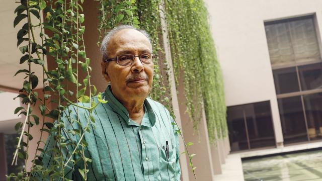 লোকটা – শীর্ষেন্দু মুখোপাধ্যায়