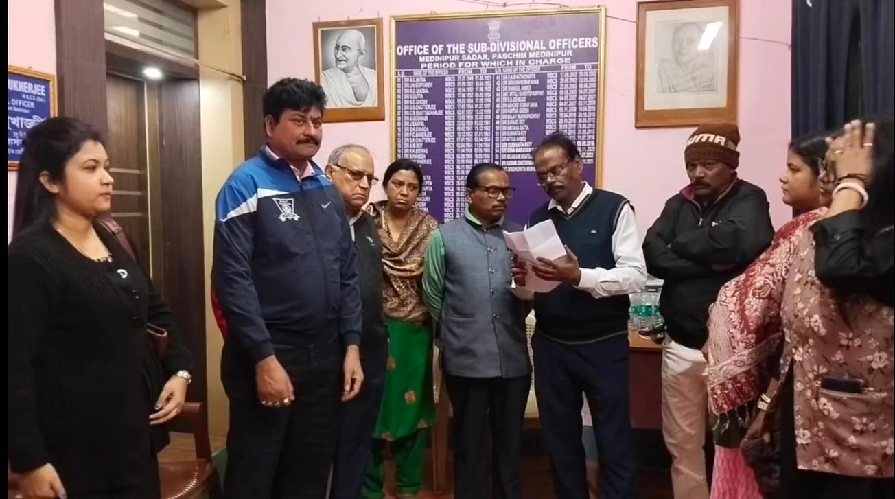 মেদিনীপুর পুরসভার টালমাটাল অবস্থা নিয়ে এবার মেদিনীপুর সদর মহকুমাশাসকের দ্বারস্থ হলেন কাউন্সিলারয়া!