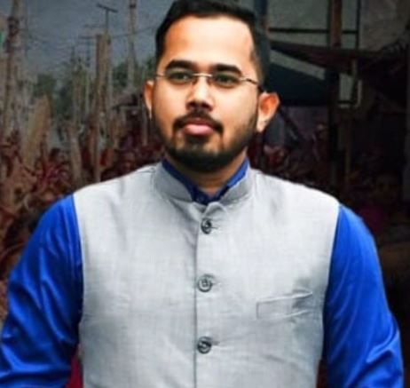 সন্দেশখালিতে টেনে-হিঁচড়ে সাংবাদিককে গ্রেফতার করল পুলিশ!