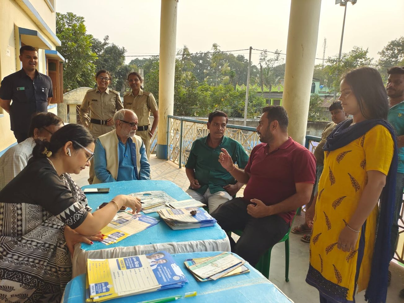 একশো দিনের কাজের  বকেয়া টাকা তৃণমূলের পূর্ব ও পশ্চিম মেদিনীপুর সহায়তা শিবির !