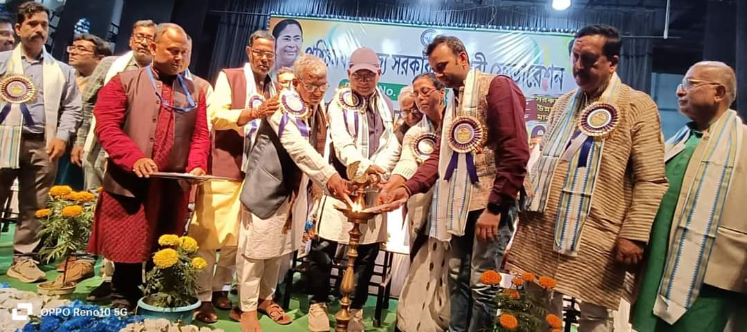 শুধু নেতার ভীড়, রাগ দেখালেন  ক্ষুব্ধ মন্ত্রী তথা কমিটির চেয়ারম্যান ডাঃ মানস ভূঁইয়া!