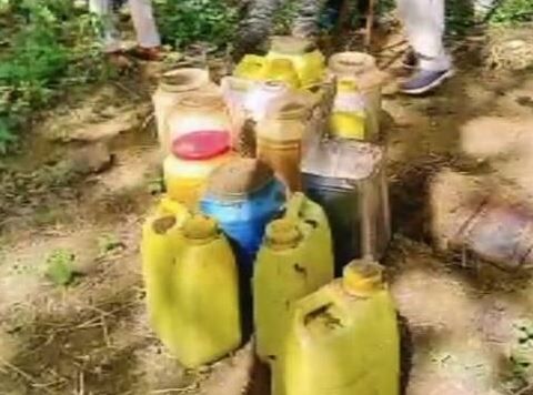 বাড়ির মদ্যপ পুরুষদের জ্বালায় অতিষ্ট মহিলারা!