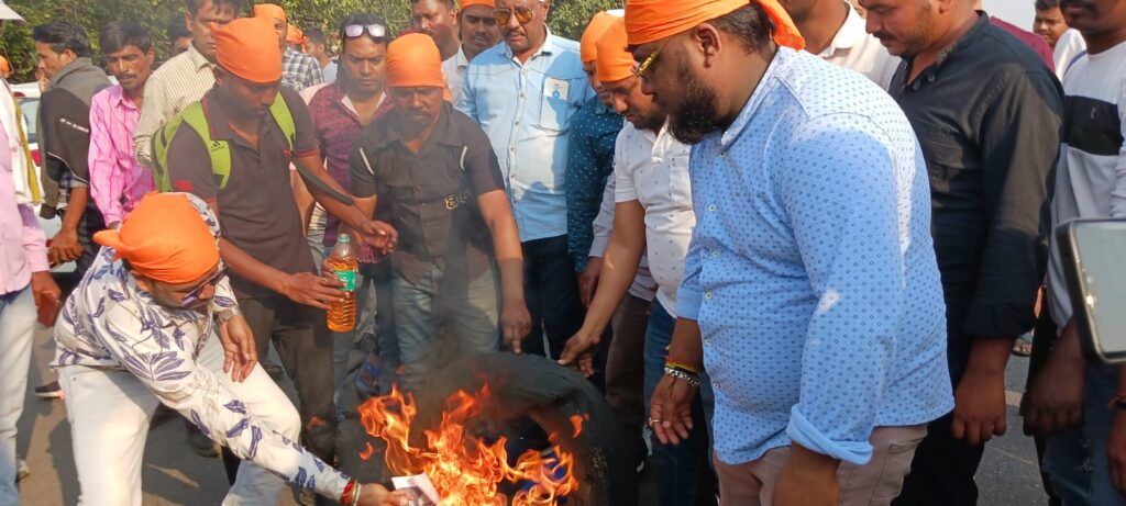 দুর্গাপুরের ১৯ নম্বর জাতীয় সড়ক অবরোধ ও বিক্ষোভ করে শিখ ধর্মের মানুষরা!