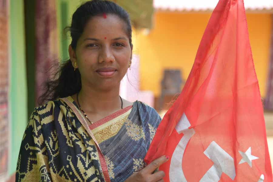 ঝাড়গ্রামে লালদুর্গ পুনরুদ্ধারে  বামেদের  বাজি সোনামণি !