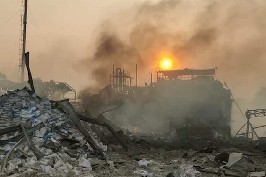 তেলঙ্গানার  রাসায়নিক  কারখানায় বিস্ফোরণ !  মৃত পাঁচ, আটকে অনেকে