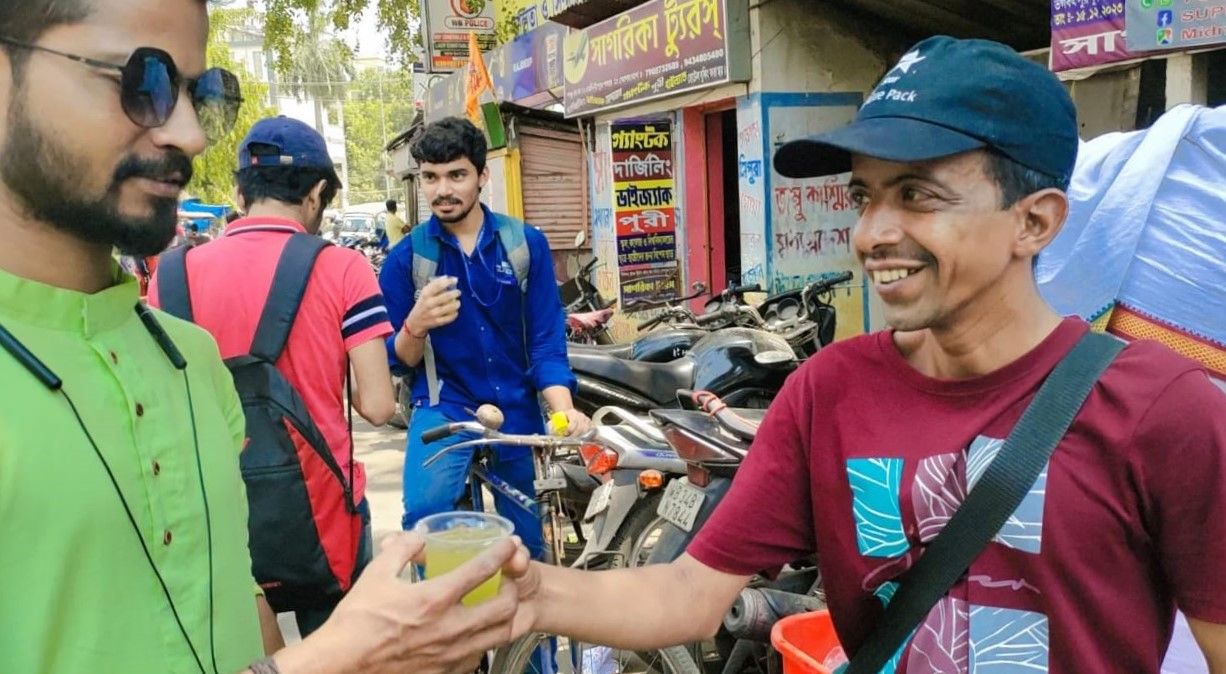 মেদিনীপুর শহরের  সাংবাদিক দের উদ্যোগে জলসত্র শিবির!