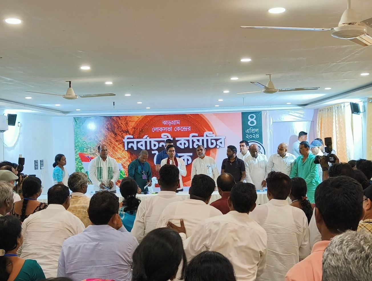 পুরনো নেতাদের জুড়লেন ভোট প্রচারের কাজে!