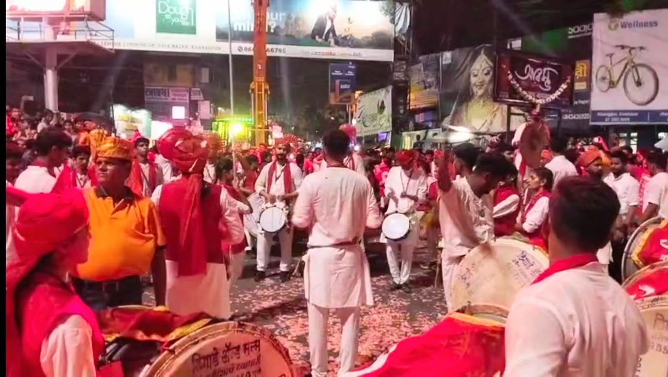 মেদিনীপুর শহরের ঐতিহ্যবাহী শ্রী রামনবমী উৎসব উপলক্ষে আয়োজিত সুসজ্জিত এবং বর্ণাঢ্য আখড়া!