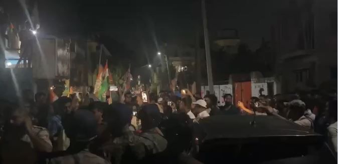 খড়্গপুরে,পার্টি অফিস দখল ঘিরে শুরু হয় গন্ডগোল !