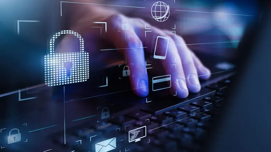 সোশ্যাল মিডিয়া নিরাপত্তা এবং গোপনীয়তার জন্য ৫ টিপস!