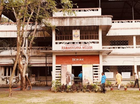 রামকৃষ্ণ মিশনের জমি দখলের চেষ্টায় একদল দুষ্কৃতী হামলা !