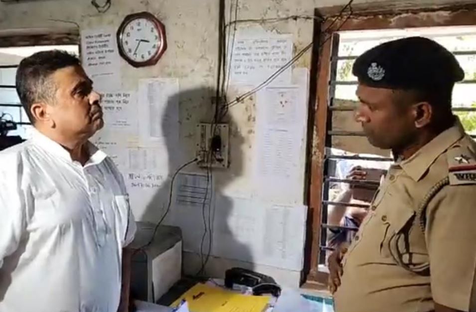 নন্দীগ্রামের আইসি-কে সাসপেন্ড করার দাবি তুললেন বিরোধী দলনেতা শুভেন্দু অধিকারী!