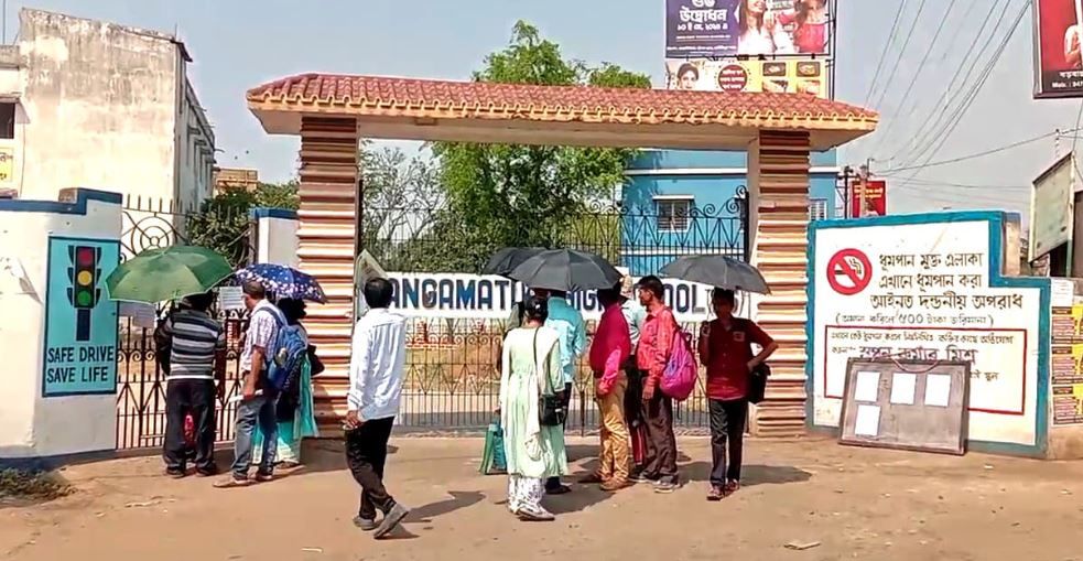 মেদিনীপুরে নিট দিতে গিয়ে সাপের ছোবলে আক্রান্ত  ঝাড়গ্রাম জেলার গোপীবল্লভপুরের বছর ১৯-র ছাত্রী!