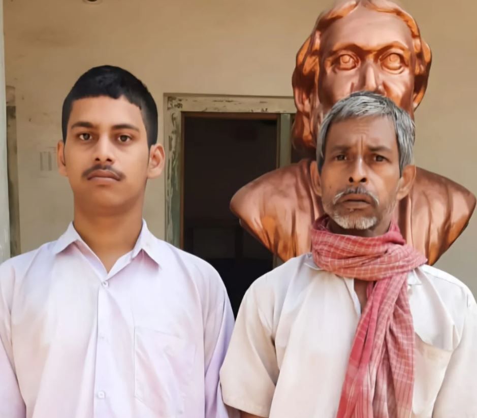 বাবা ভিক্ষা করেন ও দৃষ্টিহীন ছেলে মাধ্যমিকে প্রায় ৮৬ শতাংশ নম্বর পেয়েছে!