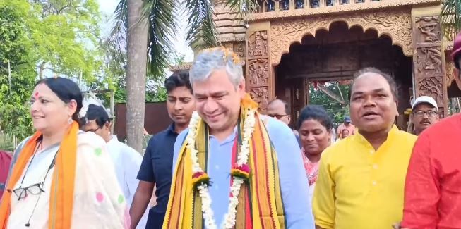 বিজেপি প্রার্থী অগ্নিমিত্রা পালের সমর্থনে খড়্গপুর শহরে সভা করলেন রেলমন্ত্রী অশ্বিনী বৈষ্ণব!