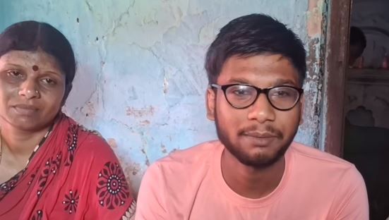 বাবা টিকিট বিক্রি করে,বড়জোড়ার নয়ন মন্ডলের উচ্চমাধ্যমিকে দুর্দান্ত রেজাল্ট !