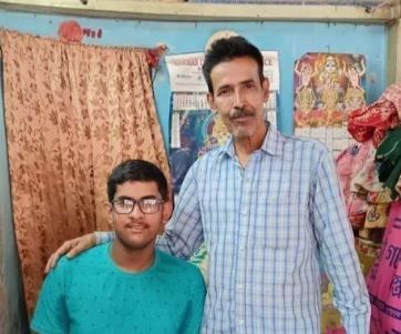 বাবা সিপিআইএমের হোলটাইমার,সেই ছেলেই রাজ্যে তৃতীয় স্থান দখল করল মাধ্যমিকে!