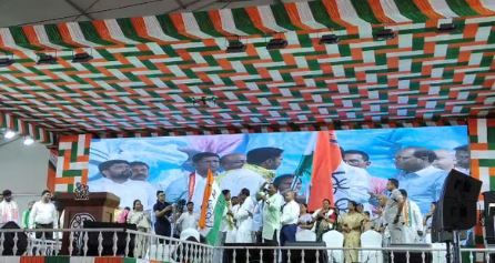 ঝাড়গ্রাম লোকসভা কেন্দ্রের বিজেপির বিদায়ী সাংসদ কুনার হেমব্রম তৃণমূল কংগ্রেসে যোগদান করলেন!