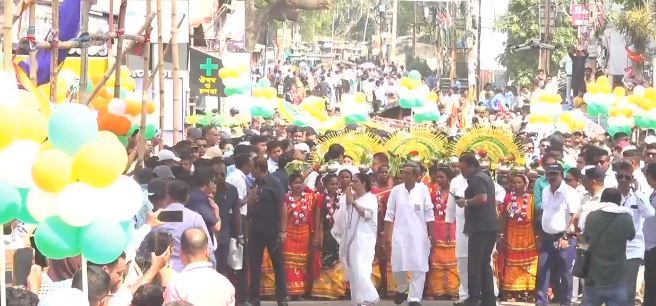 রবিবার প্রচারে মুখ্যমন্ত্রী জনপ্লাবনে ভেসে গেল পুরুলিয়া ও বাঁকুড়া!