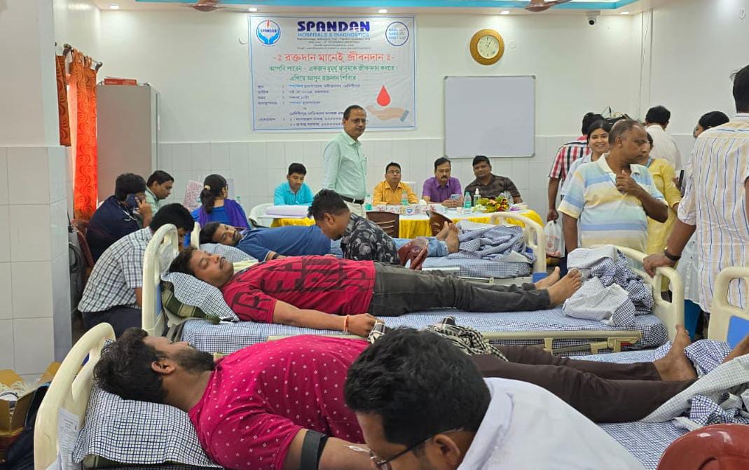 'স্পন্দন' হাসপাতালের উদ্যোগে আয়োজিত রক্তদান শিবিরে রক্ত দিলেন ৬০ জন!