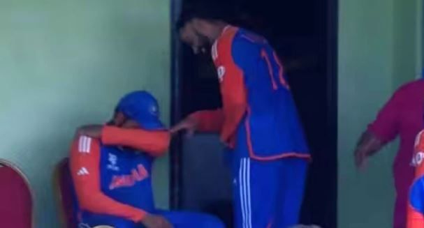 জয়ের পর আনন্দে ইমোশনাল হয়ে পড়ে রোহিত শর্মা!