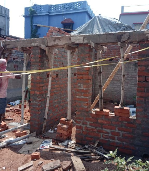 খড়গপুর পৌরসভার উপ পুরপ্রধান বিরুদ্ধে অবৈধ ভাবে বাড়ি তৈরির অভিযোগ!