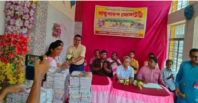 পান্থপাদপের পুস্তক প্রদান কর্মসূচি!