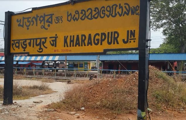 ২-৩ দিন ধরে পচাগলা দেহ,খড়গপুর ঢোকার মুখে রাজ্য সড়কের পাশে!