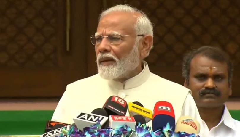 নবনির্বাচিত সরকারের শপথ অনুষ্ঠানের মধ্যে দিয়ে আজ সংসদে শুরু হল ১৮তম অধিবেশন!