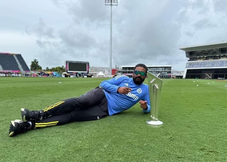 বিশ্বকাপ ক্রিকেট ইতিহাসে ঢুকে পড়লো পূর্ব মেদিনীপুরের  জমিত্যা গ্রামের ছেলে দয়ানন্দ গরানি !