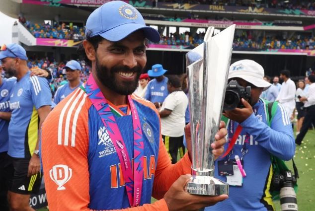 কোহলি-রোহিতের পর অবসর নিলেন রবীন্দ্র জাদেজাও!