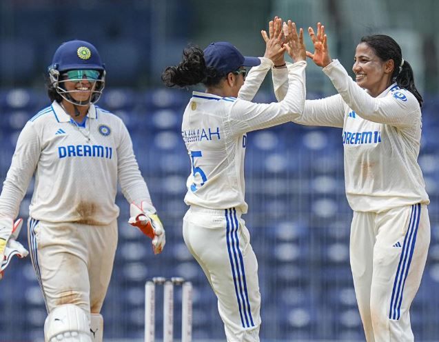 স্নেহ রানা মহিলাদের টেস্টে রেকর্ড ৮ উইকেট নিয়ে ইতিহাস গড়েছেন!