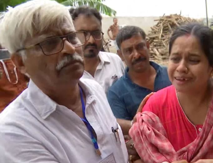 আতঙ্কিত সিপিএম এজেন্টের পরিবারকে!