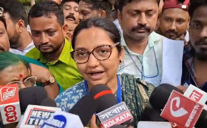 পশ্চিম মেদিনীপুরের অন্যতম মেদিনীপুর লোকসভা নির্বাচনে জুন মালিয়ার কাছে ২৭১৯১ ভোটে হারলেন অগ্নিমিত্রা পাল!