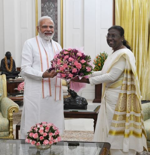 রাষ্ট্রপতির সঙ্গে সাক্ষাৎ মোদির,৯-ই জুন শপথ গ্রহণ মোদীর!