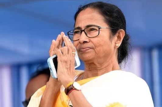 শনিবার তৃণমূল নেত্রী মমতা বন্দ্যোপাধ্যায় দলের নবনির্বাচিত সাংসদদের বৈঠক ডেকেছেন কালীঘাটে!