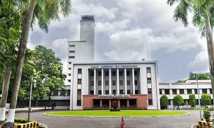 এবার আন্তর্জাতিক র‌্যাঙ্কিংয়ে একলপ্তে ৪৯ ধাপ এগিয়ে গেল খড়্গপুর আইআইটি!