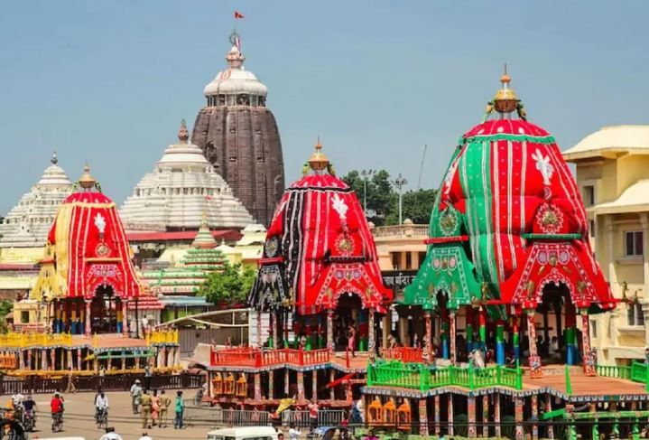 আজ সোমবার উল্টোরথ, মাসির বাড়ি থেকে মন্দিরের পথে জগন্নাথ, বলরাম ও সুভদ্রা!