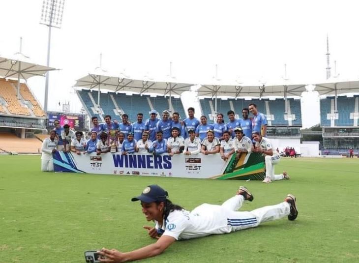 রোহিতেরা বিশ্বকাপ জেতার দু’দিন পর সেই দক্ষিণ আফ্রিকাকেই ১০ উইকেটে হারালেন ভারতের মেয়েরা!