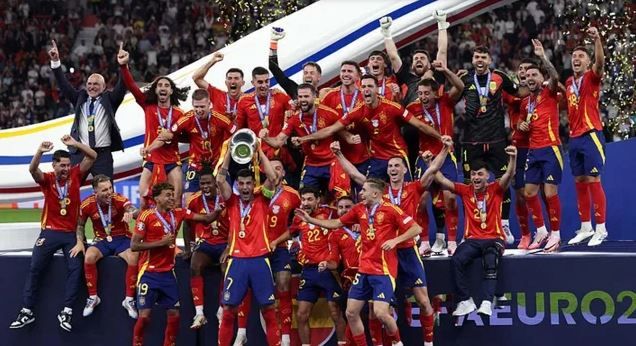 ১২ বছর পর ইংল্যান্ডকে হারিয়ে  ইউরোপের মুকুট স্পেনের!