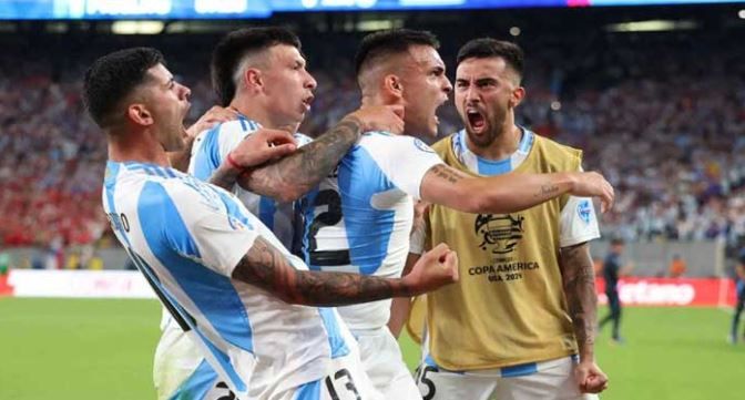 কোপা আমেরিকার ফাইনালে কলম্বিয়াকে হারিয়ে ১৬ তম শিরোপা ঘরে তুলেছে আর্জেন্টিনা!