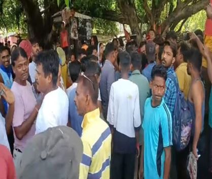 ছেলেধরা সন্দেহে নেশাগ্রস্ত যুবককে মারধর!